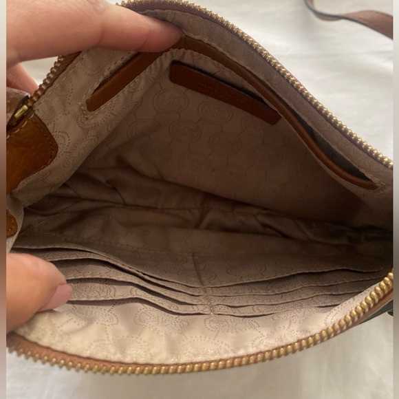Michael Kors Small crossbody - Picture 3 of 5